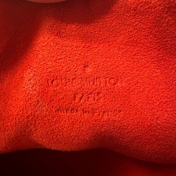 Louis Vuitton Bag - Picture 10 of 11